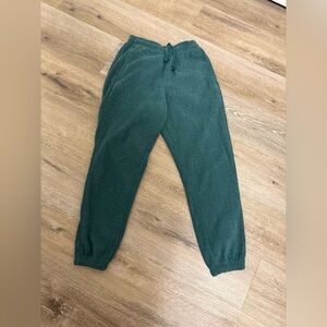 Woman’s Cozy Green Sweatpants with Pockets Size Small